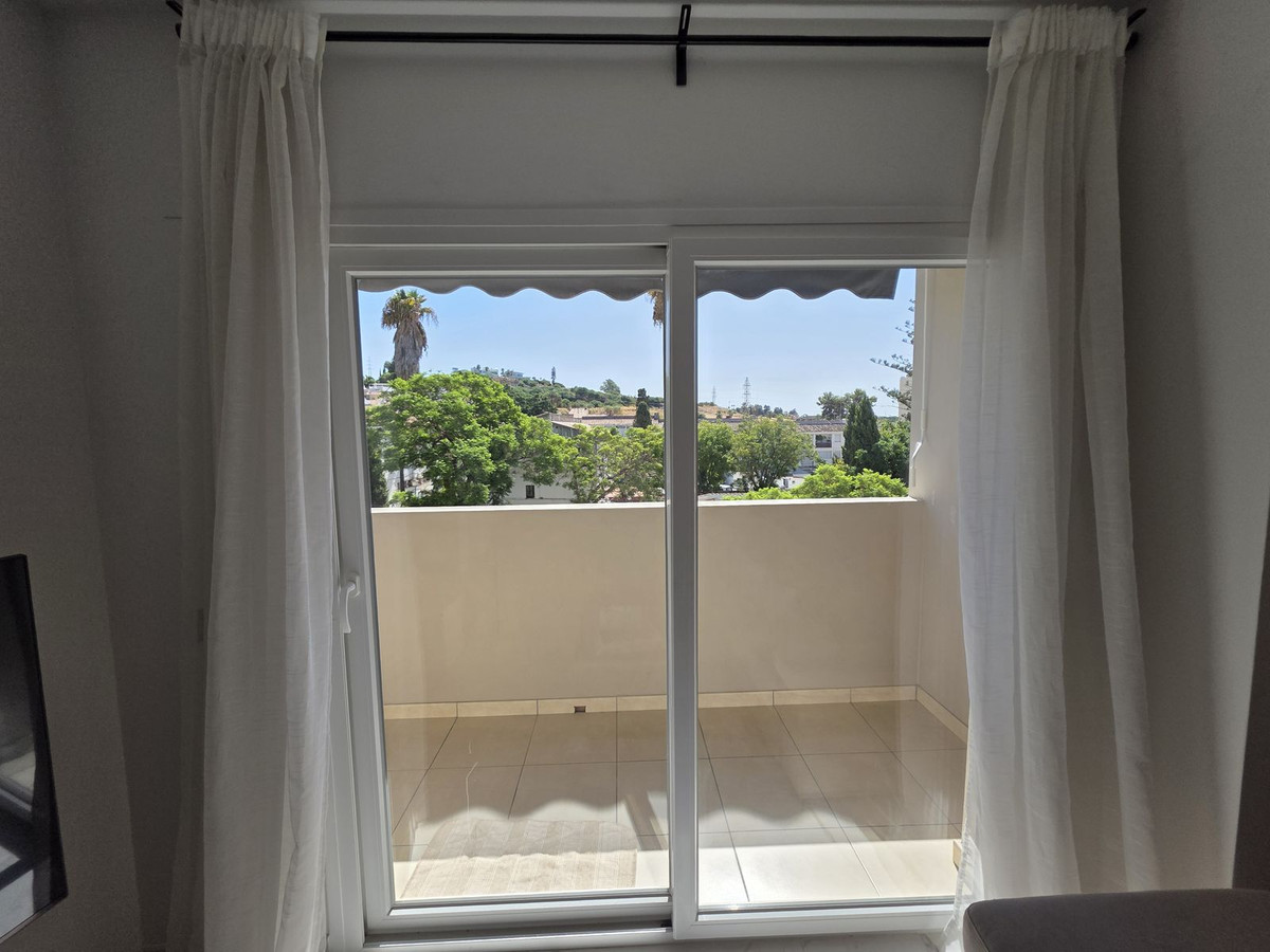 Piso de 3 Dormitorios en venta en Nueva Andalucía, Marbella