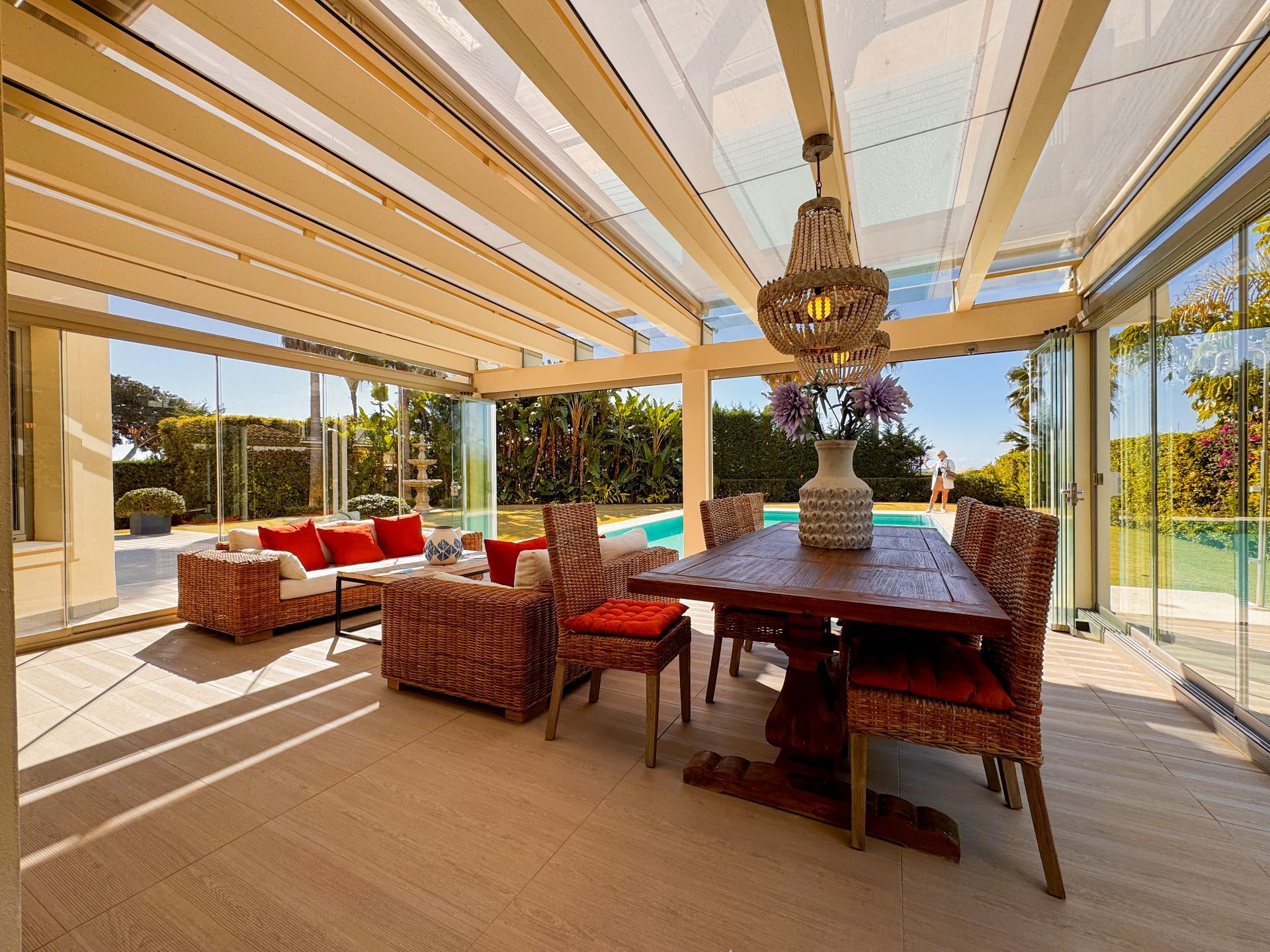 Casa de 5 Dormitorios y 6 Baños en venta en El Rosario, Marbella
