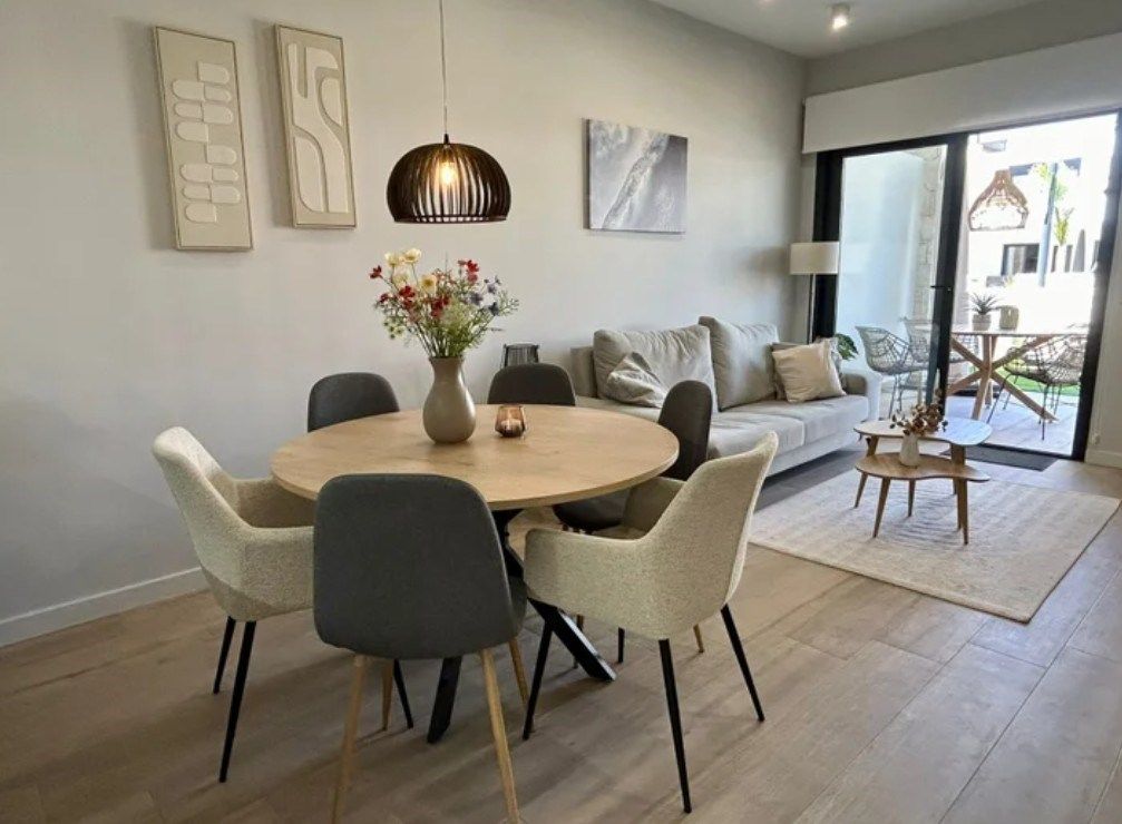 Piso de 3 Dormitorios y 2 Baños en venta en Orihuela Costa