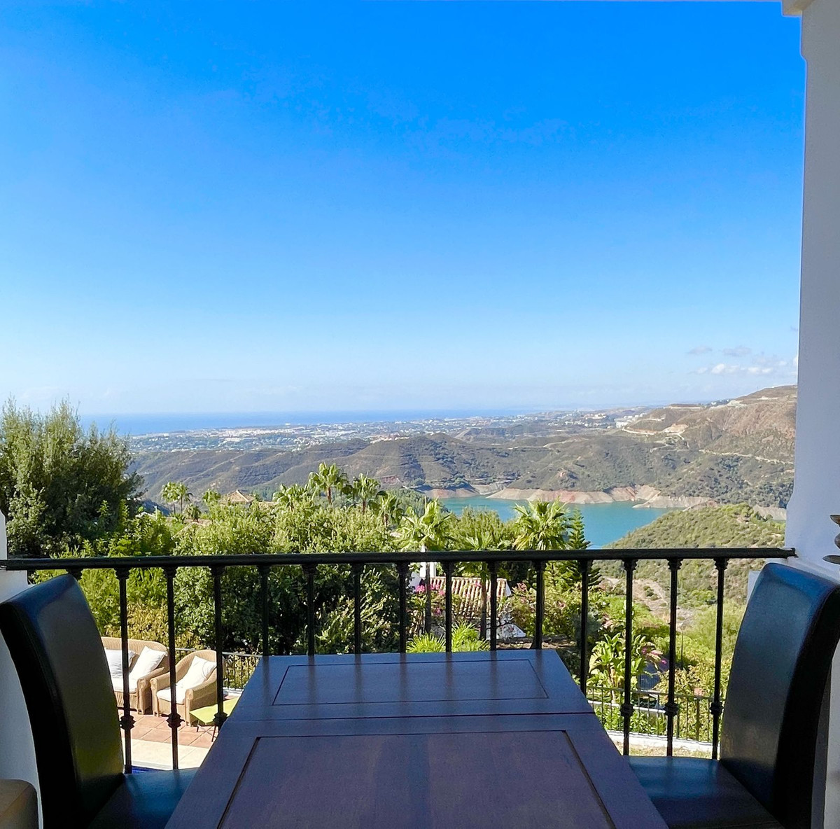 Casa de 6 Dormitorios y 6 Baños en venta en Istán