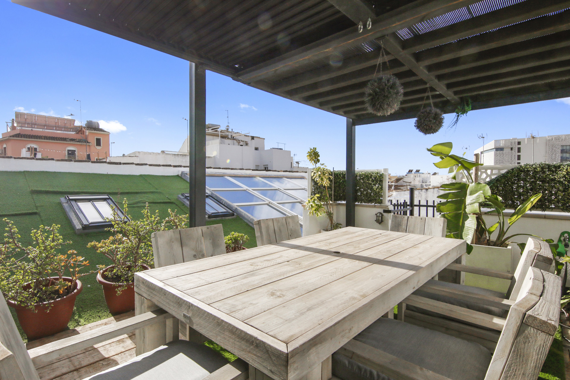 Casa Adosada de 4 Dormitorios en venta en La Alqueria, Estepona