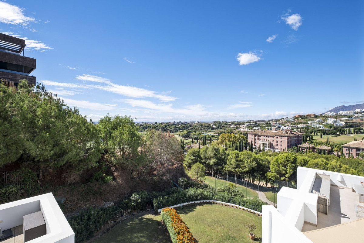 Ático de 3 Dormitorios y 3 Baños en venta en Benahavís