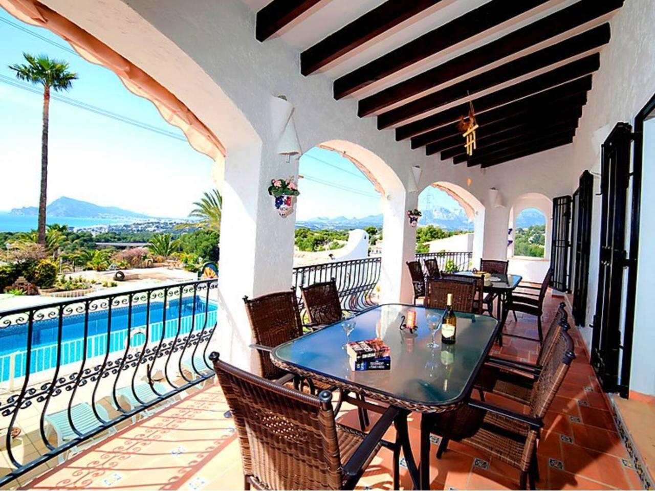 Casa Adosada de 5 Dormitorios en venta en Altea