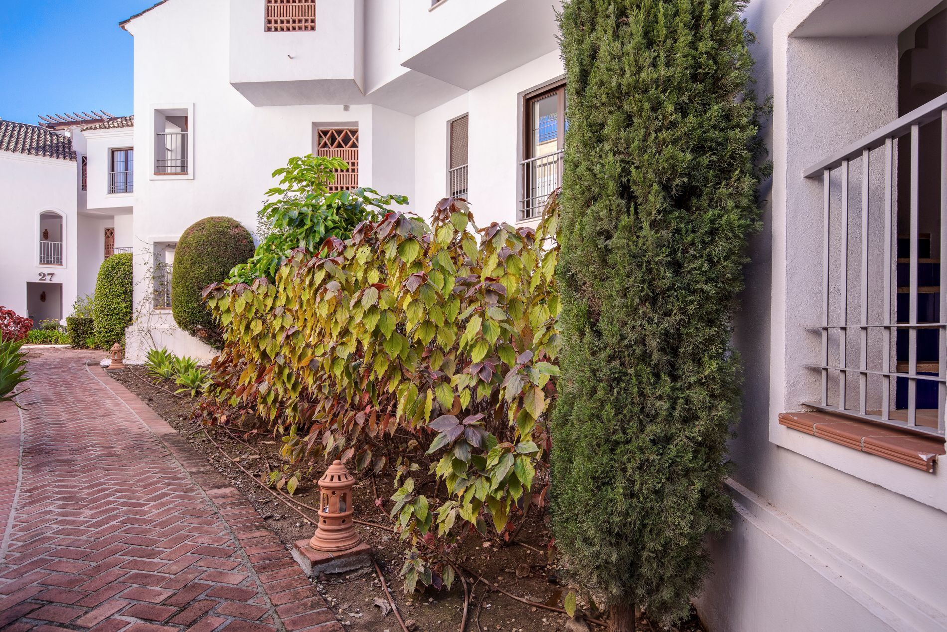 Piso de 2 Dormitorios en venta en Los Arqueros, Benahavís