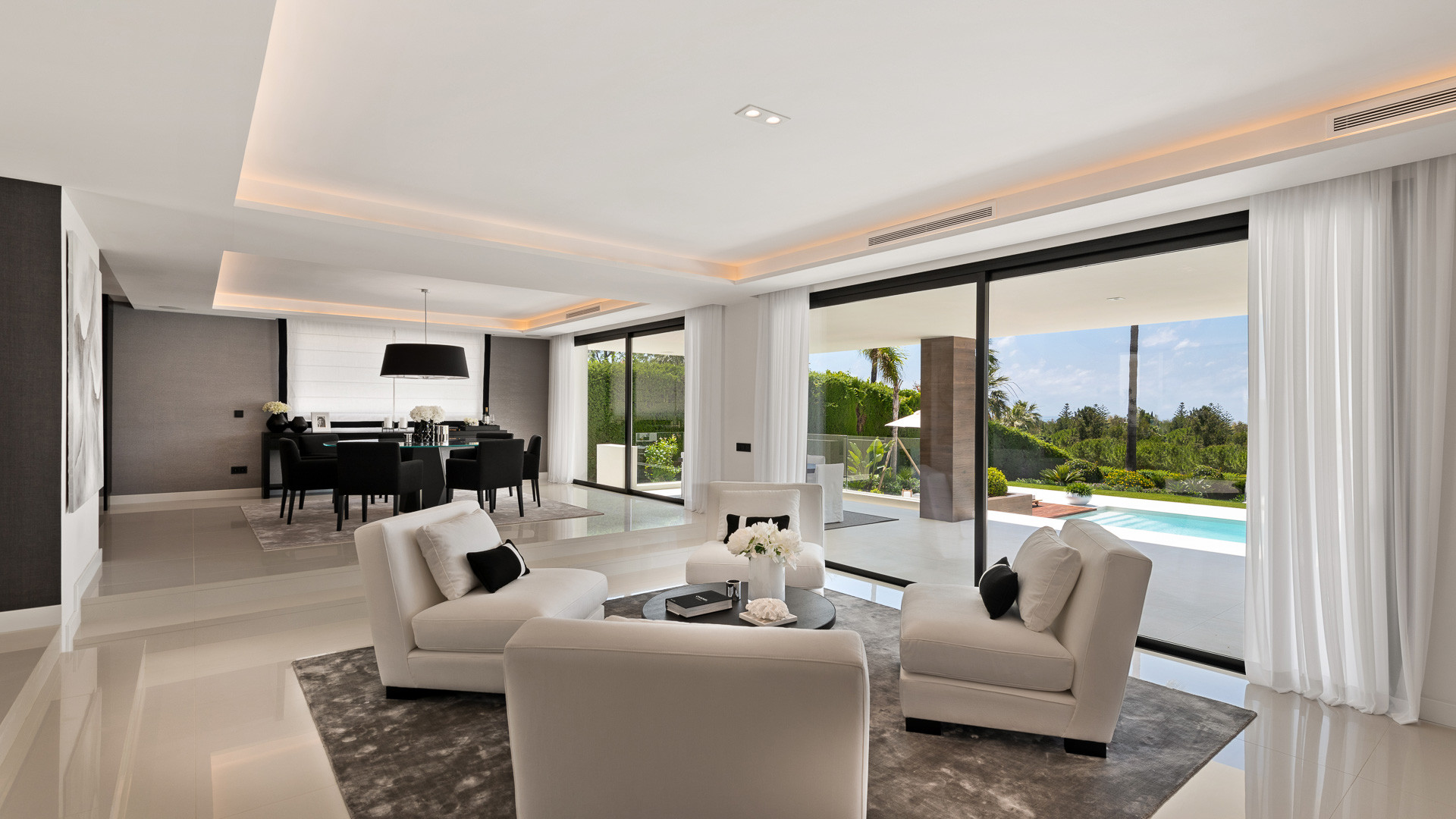 Casa de 6 Dormitorios en venta en Nueva Andalucía, Marbella