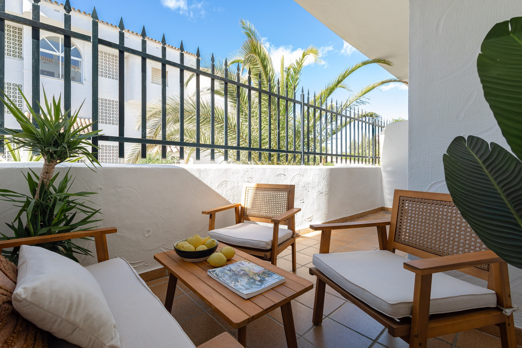 Piso de 1 Dormitorio en venta en Nueva Andalucía, Marbella