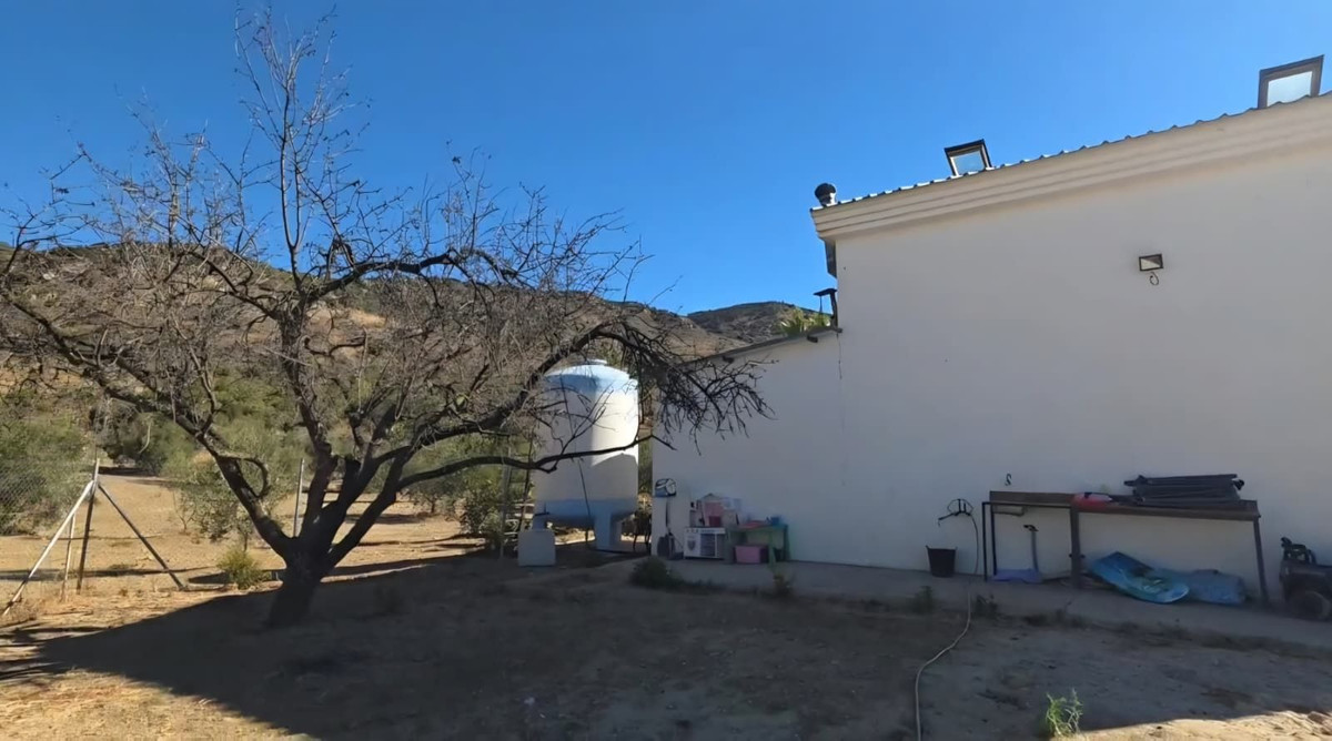 Finca de 3 Dormitorios en venta en Villanueva de la Concepción