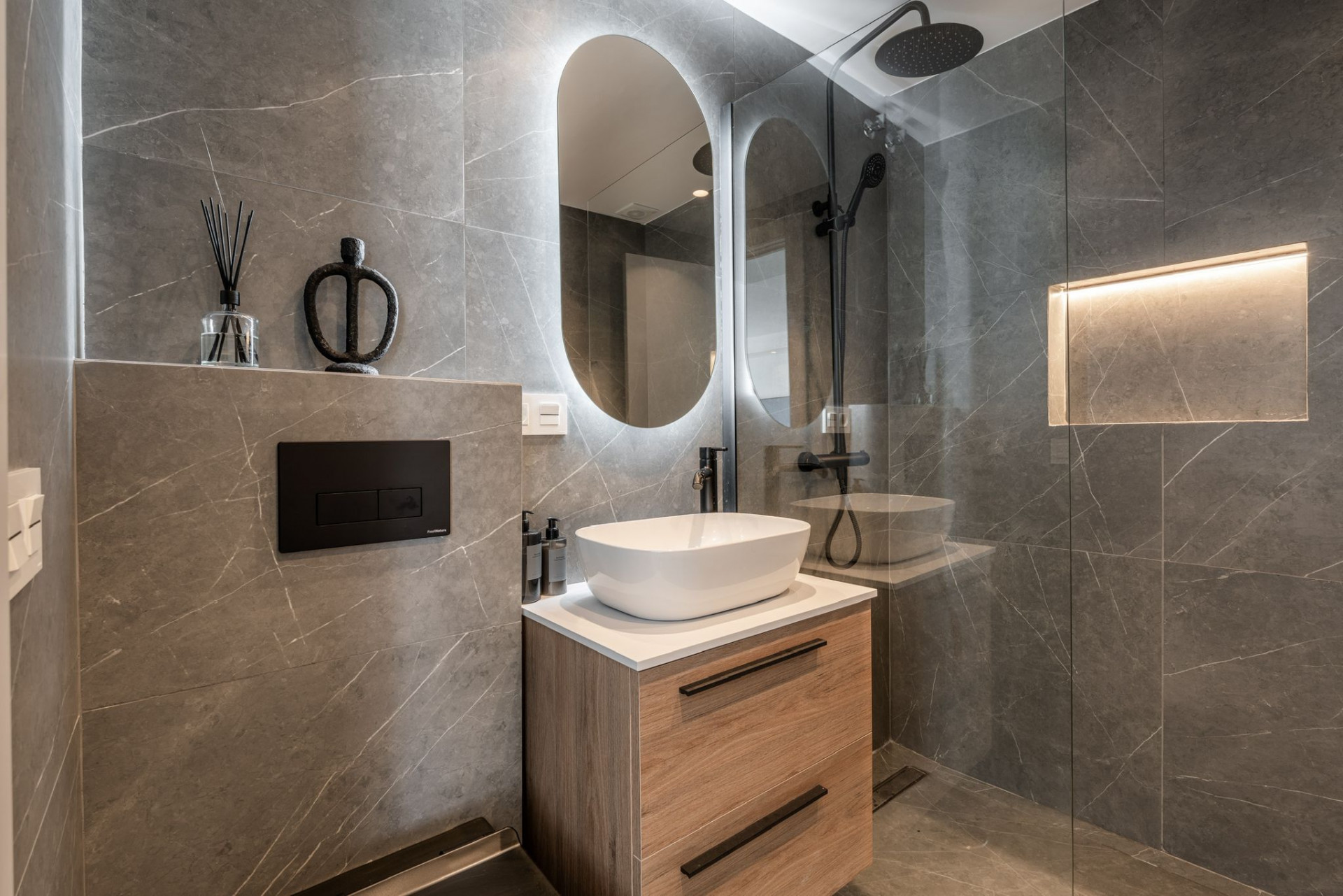 Piso de 4 Dormitorios y 2 Baños en venta en Nueva Andalucía, Marbella
