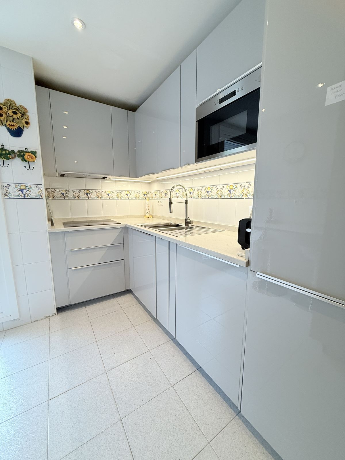 Piso de 2 Dormitorios y 2 Baños en venta en El Paraíso