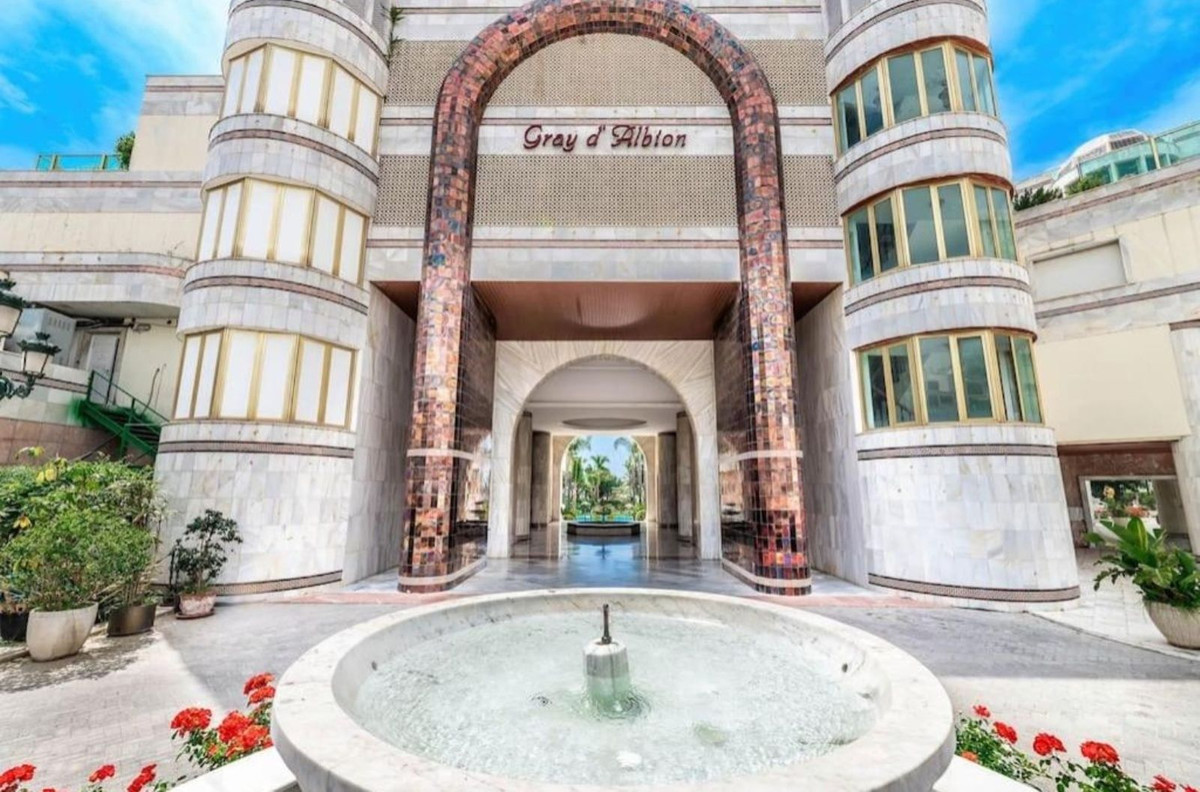 Piso de 5 Dormitorios en venta en Puerto Banús