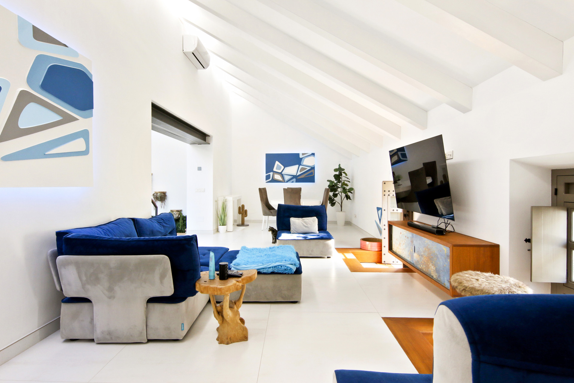 Casa Adosada de 4 Dormitorios en venta en La Alqueria, Estepona