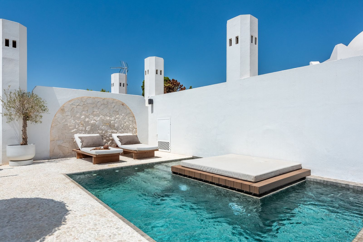 Ático de 3 Dormitorios en venta en Milla de Oro, Marbella