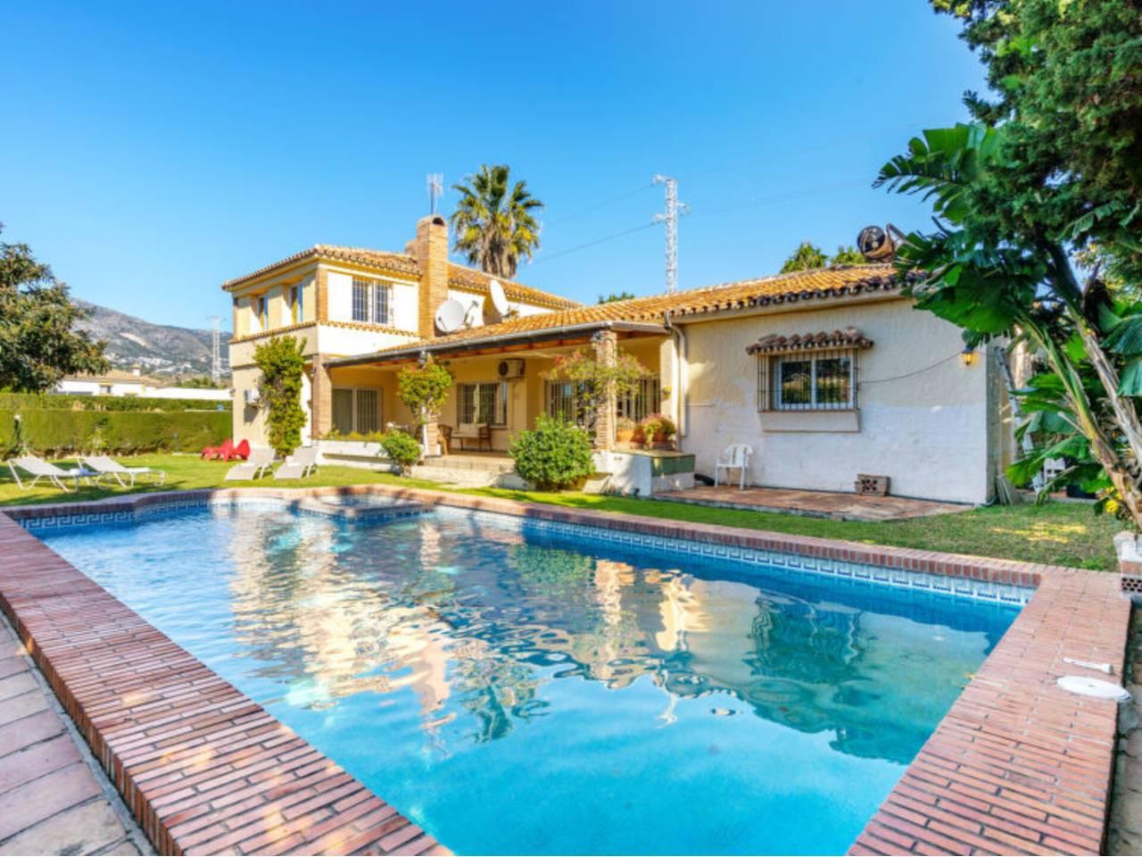 Casa de 4 Dormitorios y 2 Baños en venta en Fuengirola Centro