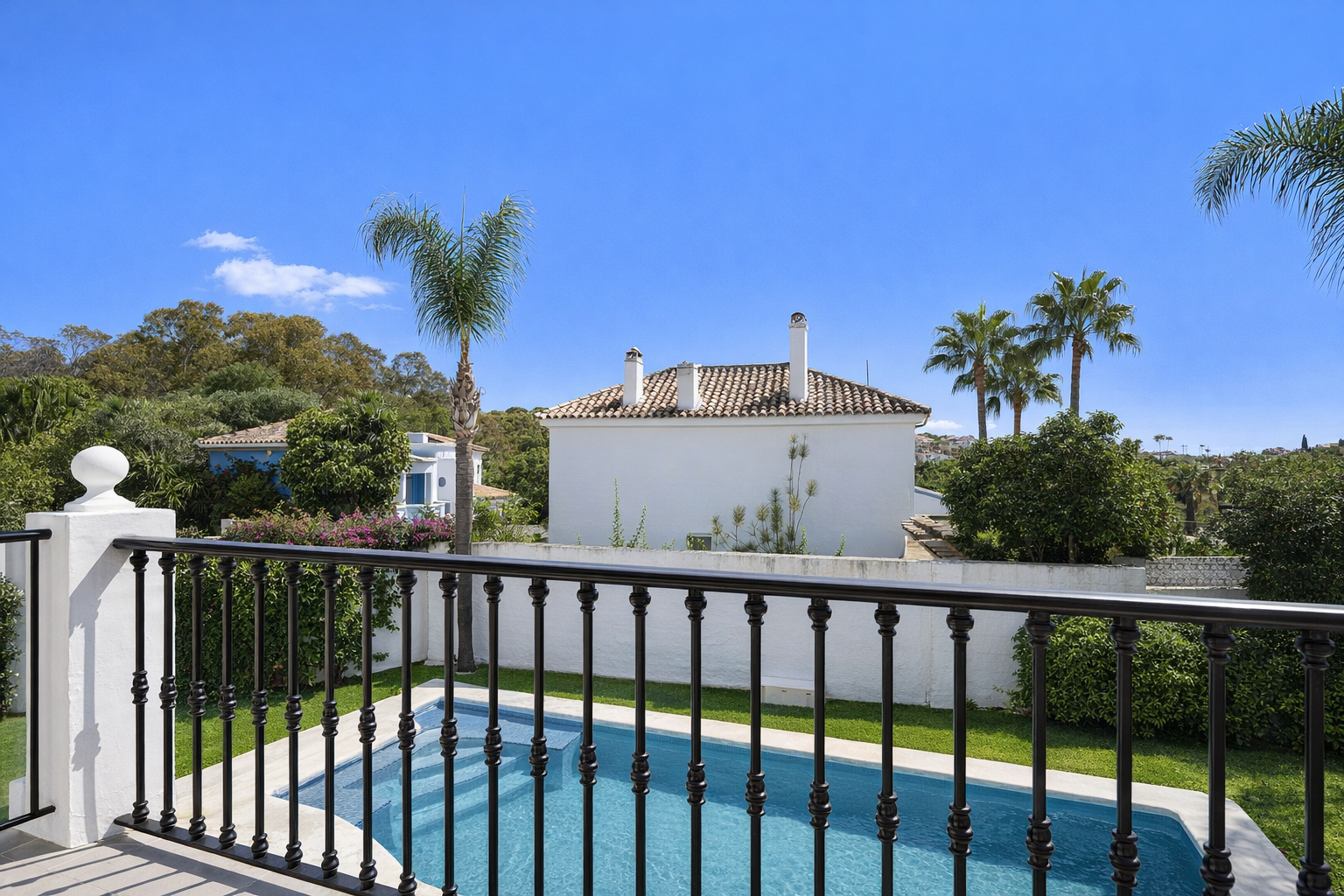Casa de 4 Dormitorios y 4 Baños en venta en Nueva Andalucía, Marbella