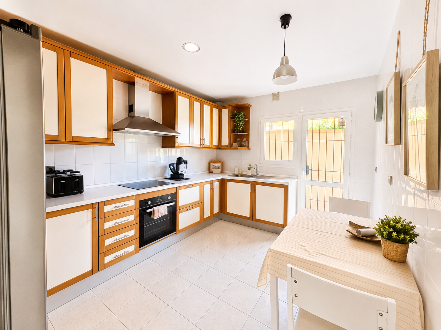 Casa de 4 Dormitorios y 3 Baños en venta en Río Real, Marbella