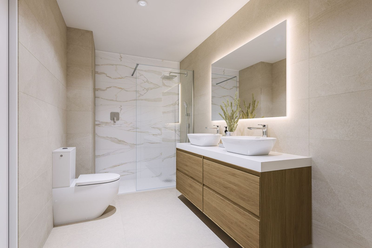 Ático de 3 Dormitorios y 2 Baños en venta en Estepona