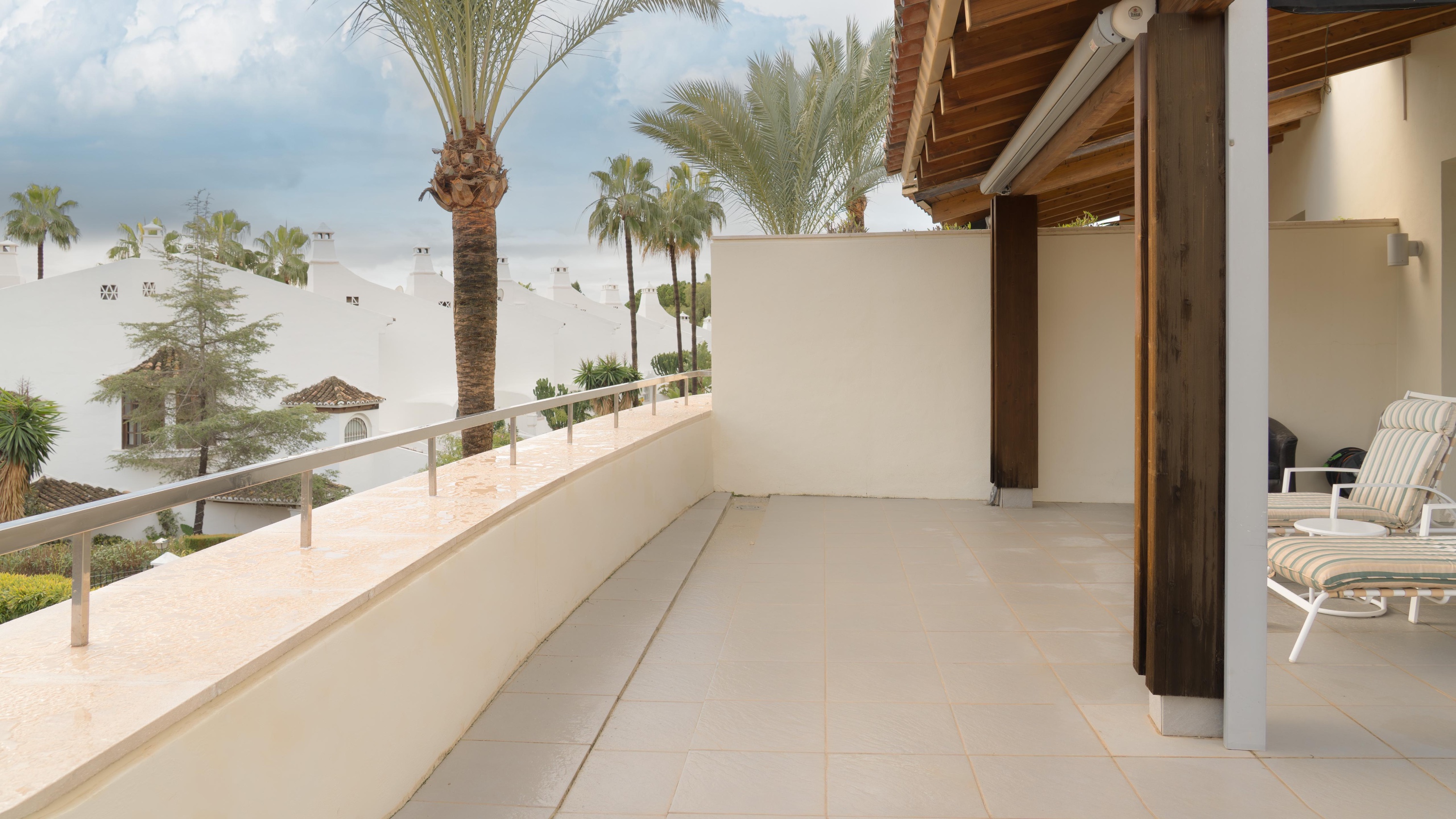 Casa Adosada de 2 Dormitorios en venta en Sierra Blanca, Marbella