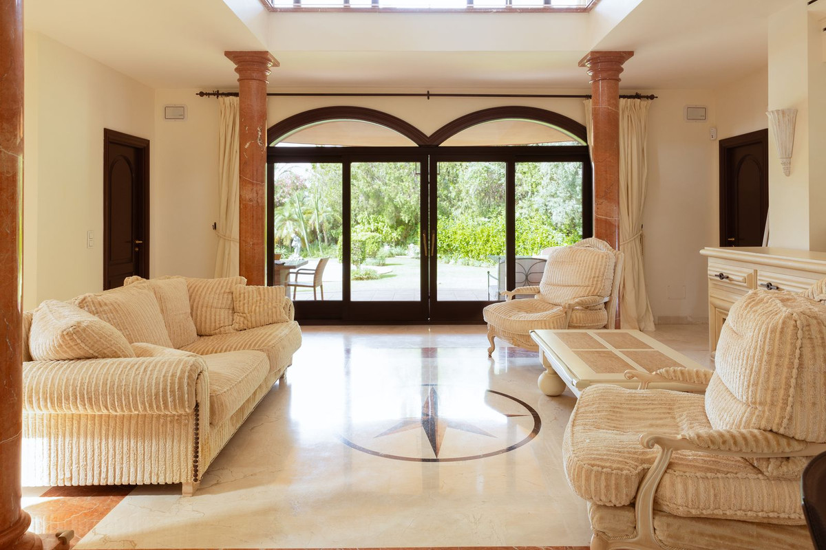 Casa de 4 Dormitorios en venta en Sierra Blanca, Marbella
