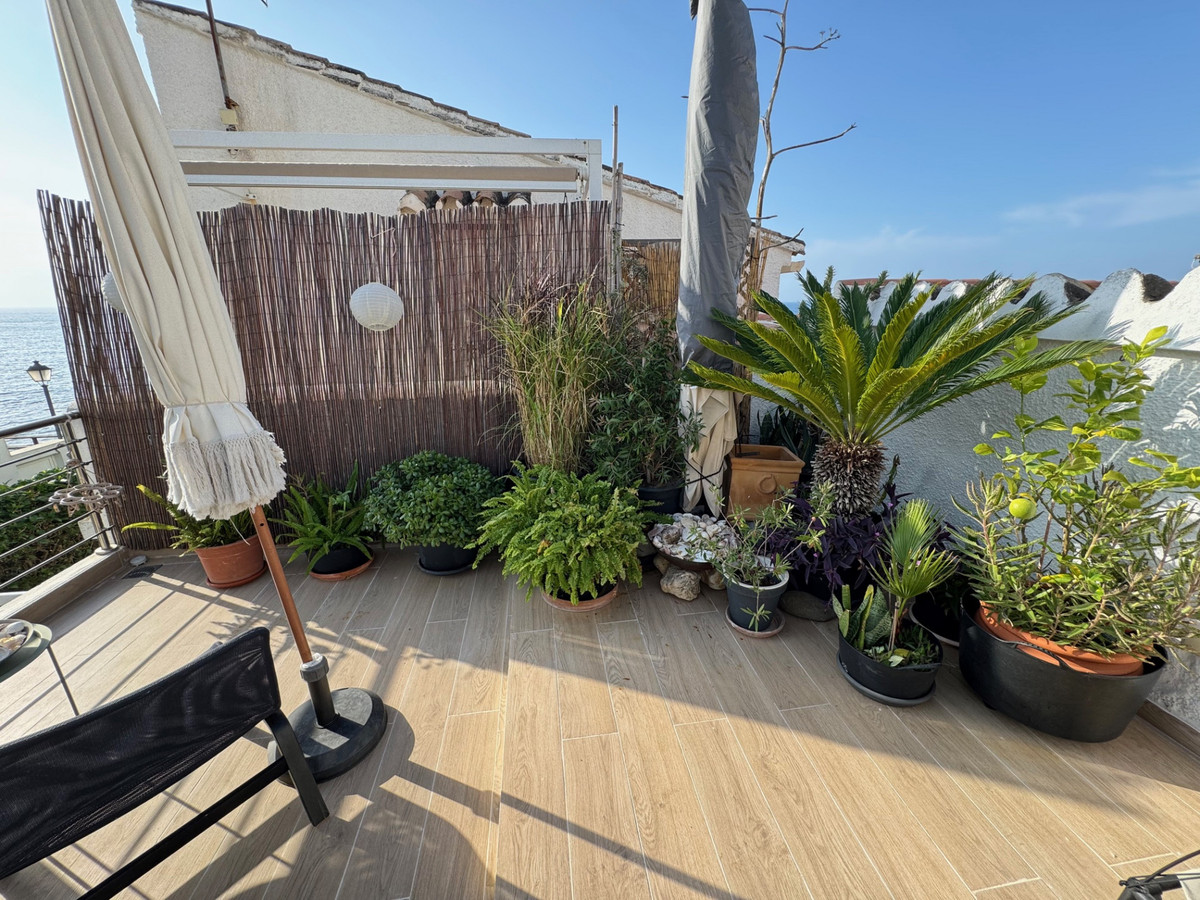Casa Adosada de 3 Dormitorios en venta en Estepona