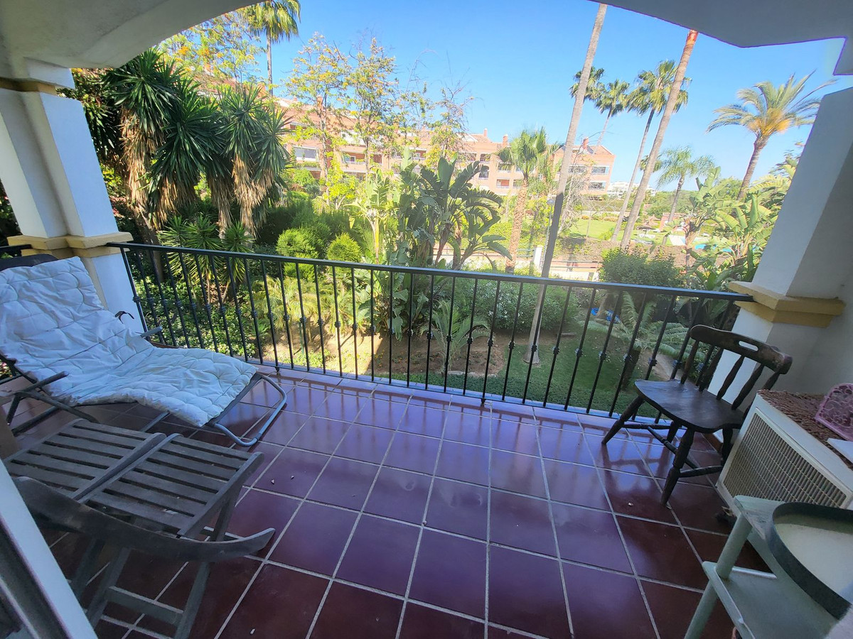 Piso de 1 Dormitorio en venta en Nagüeles, Marbella