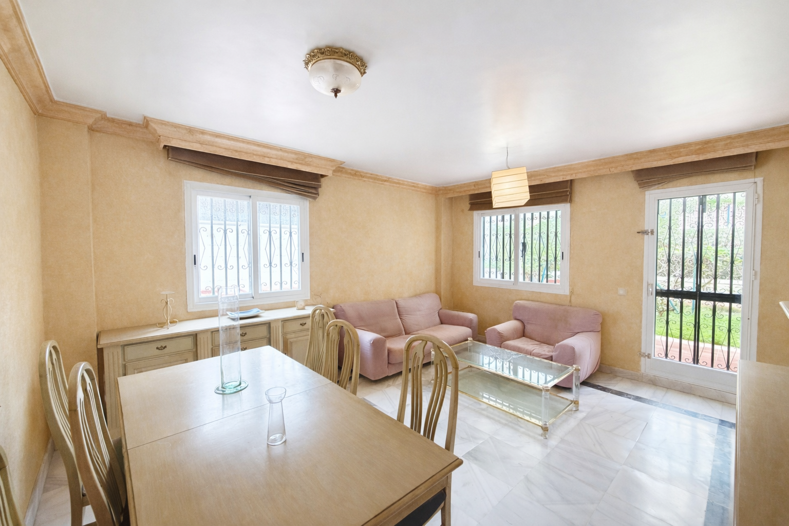 Piso de 3 Dormitorios y 2 Baños en venta en Milla de Oro, Marbella