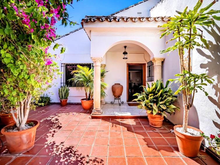 Casa de 4 Dormitorios y 3 Baños en venta en Nueva Andalucía, Marbella