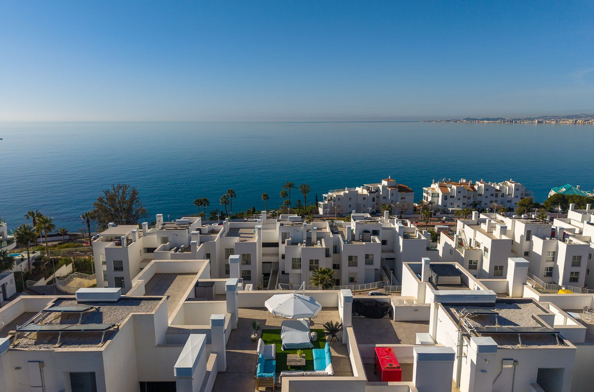 3 Bed - Penthouse for Sale in Torrequebrada, Benalmadena