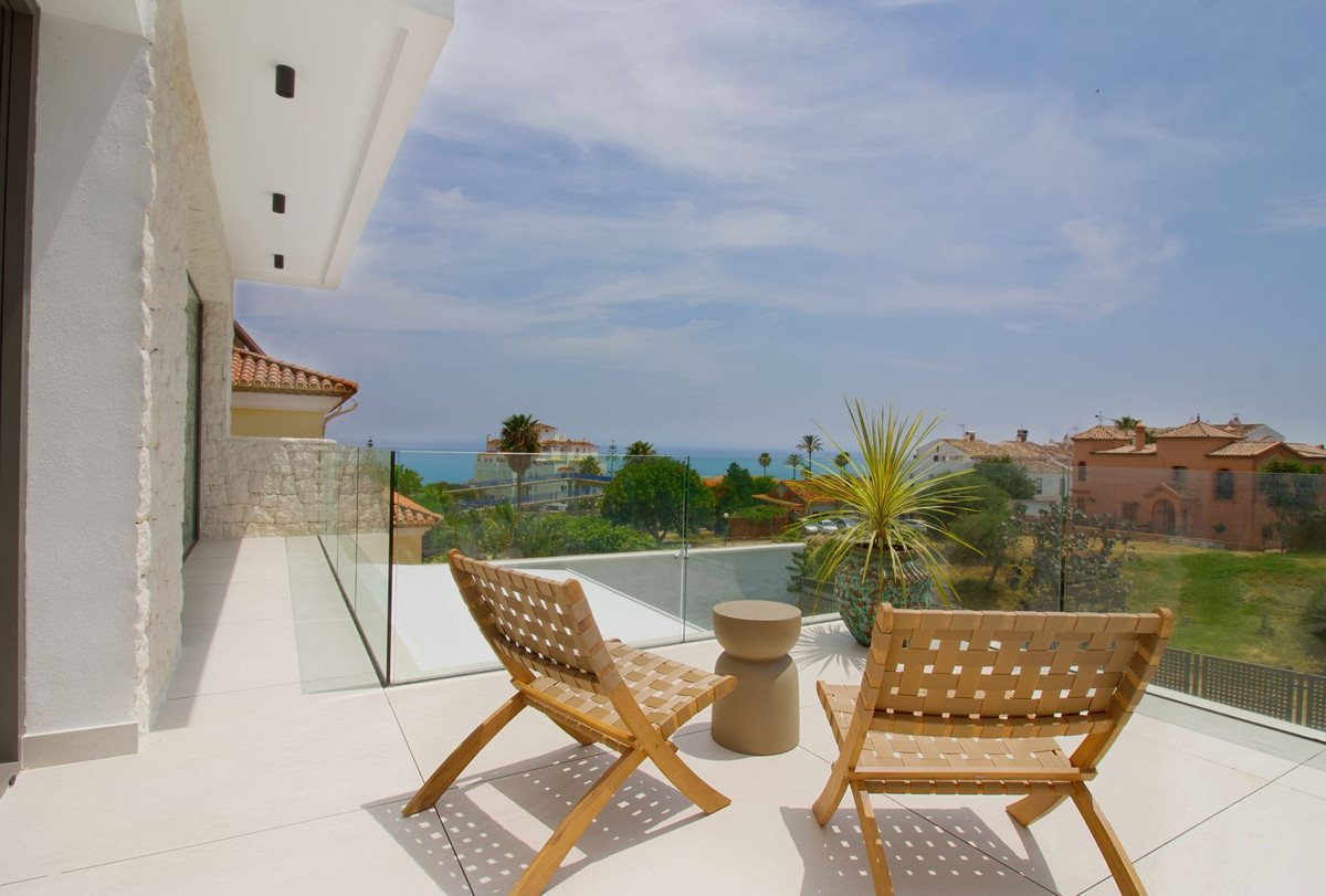 Casa de 4 Dormitorios en venta en Estepona