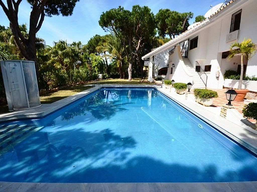 6 Slaapk., 6 Badk. - Villa te koop in Cabopino, Marbella