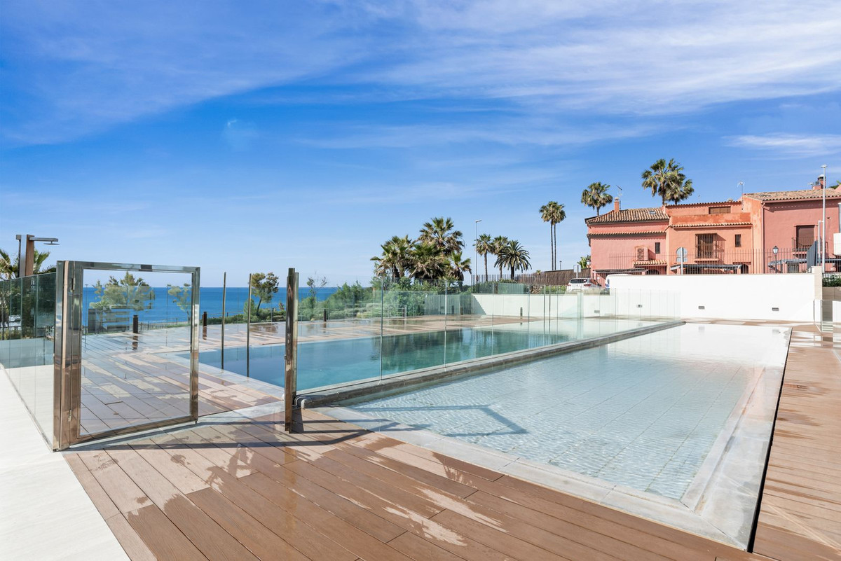 Piso de 2 Dormitorios en venta en Estepona