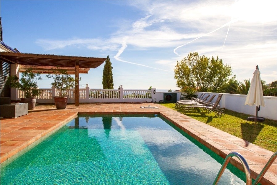 Casa de 5 Dormitorios y 3 Baños en venta en Arroyo de la Miel, Benalmádena