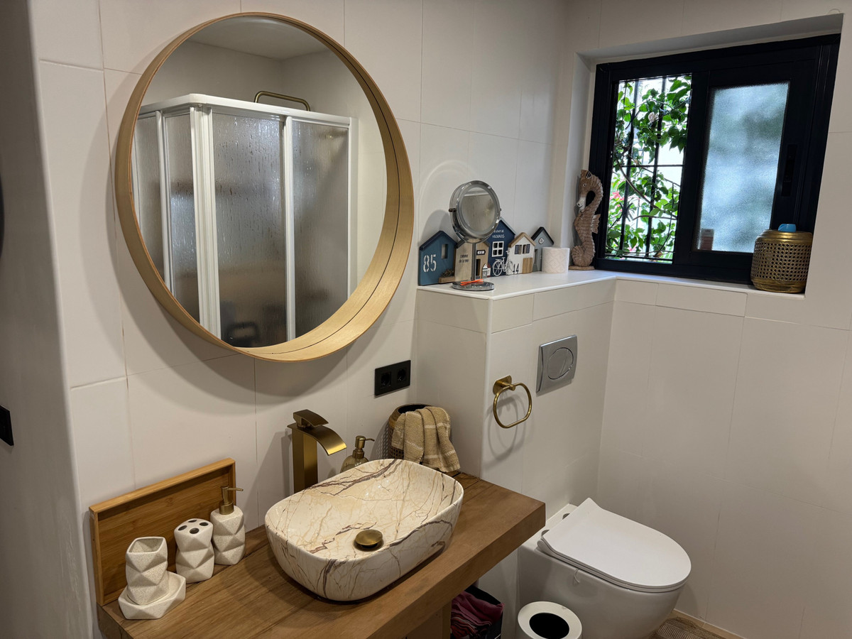 Casa Adosada de 3 Dormitorios en venta en Estepona