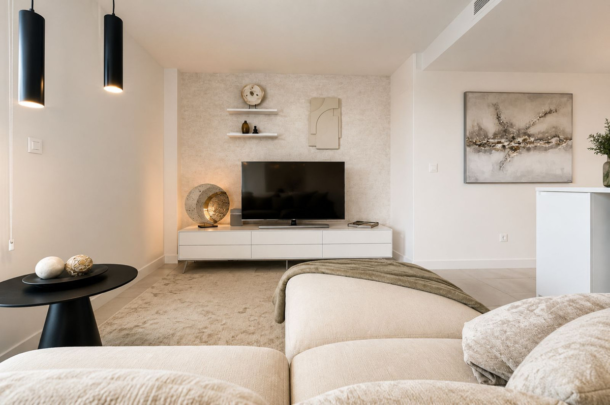 Piso de 3 Dormitorios y 2 Baños en venta en Nueva Milla de Oro, Estepona
