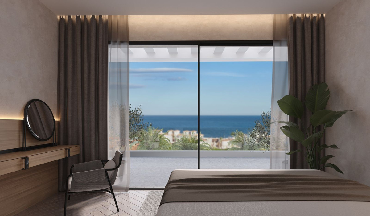 Piso de 2 Dormitorios y 3 Baños en venta en Estepona