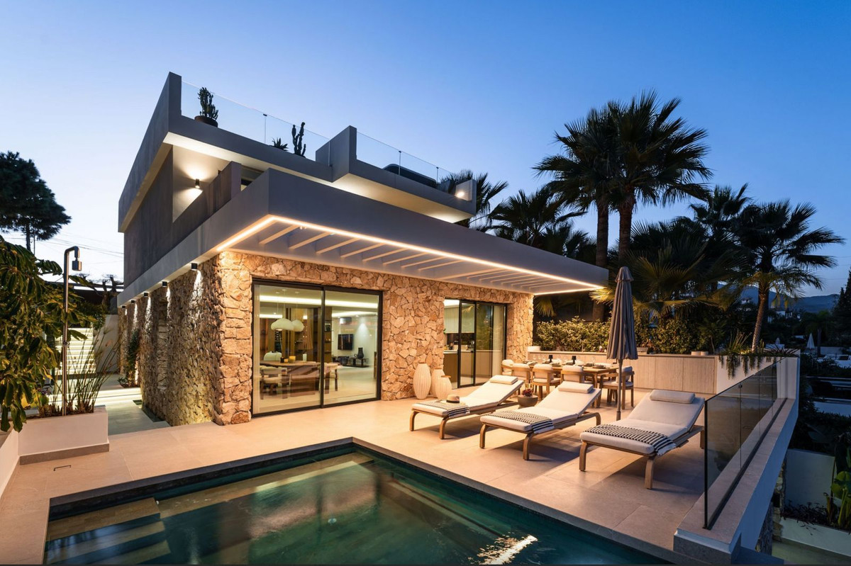 5 Slaapk. - Villa te koop in Nueva Andalucia, Marbella