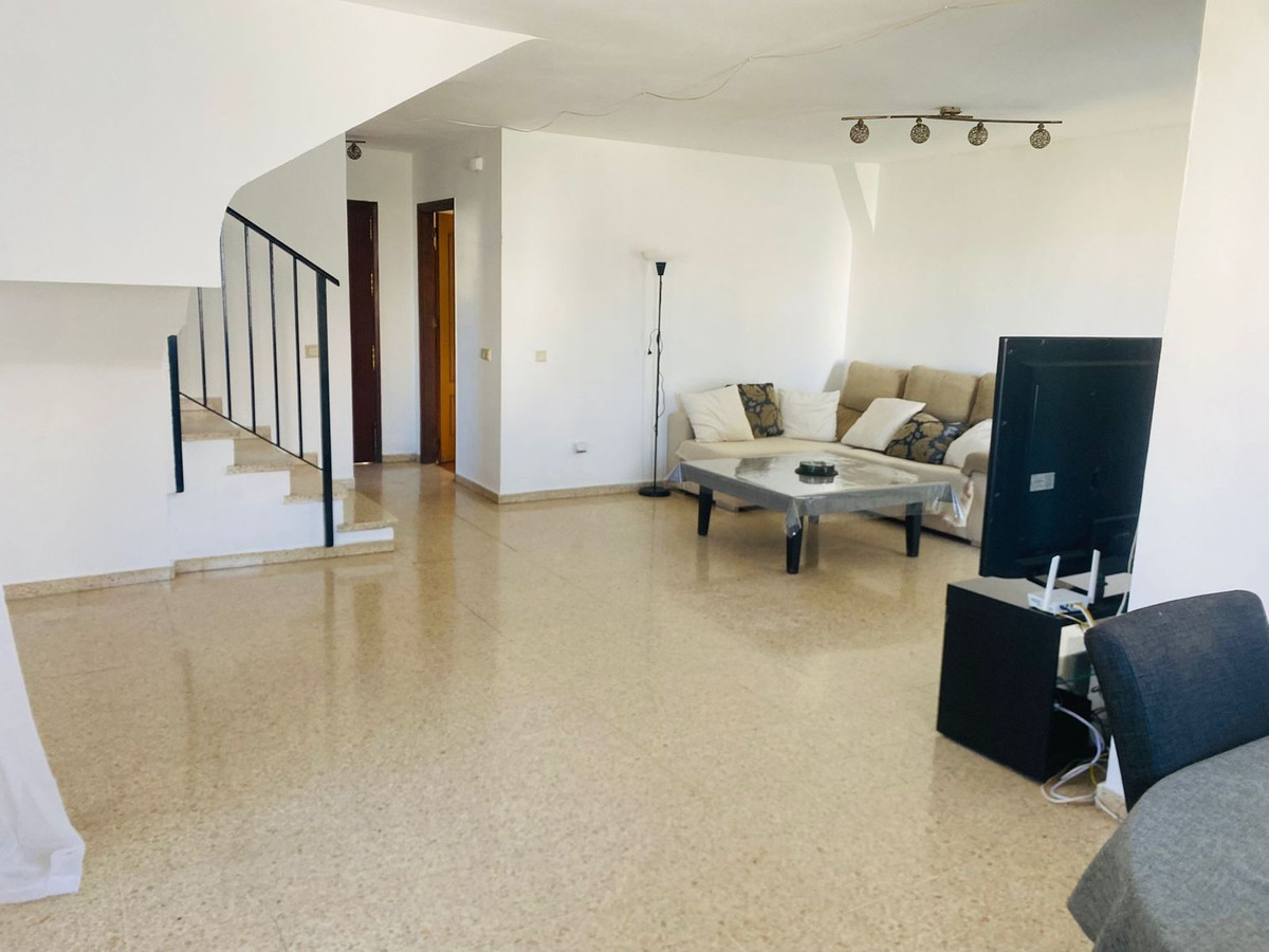 3 спални - Редова къща за продажба в Atalaya, Estepona