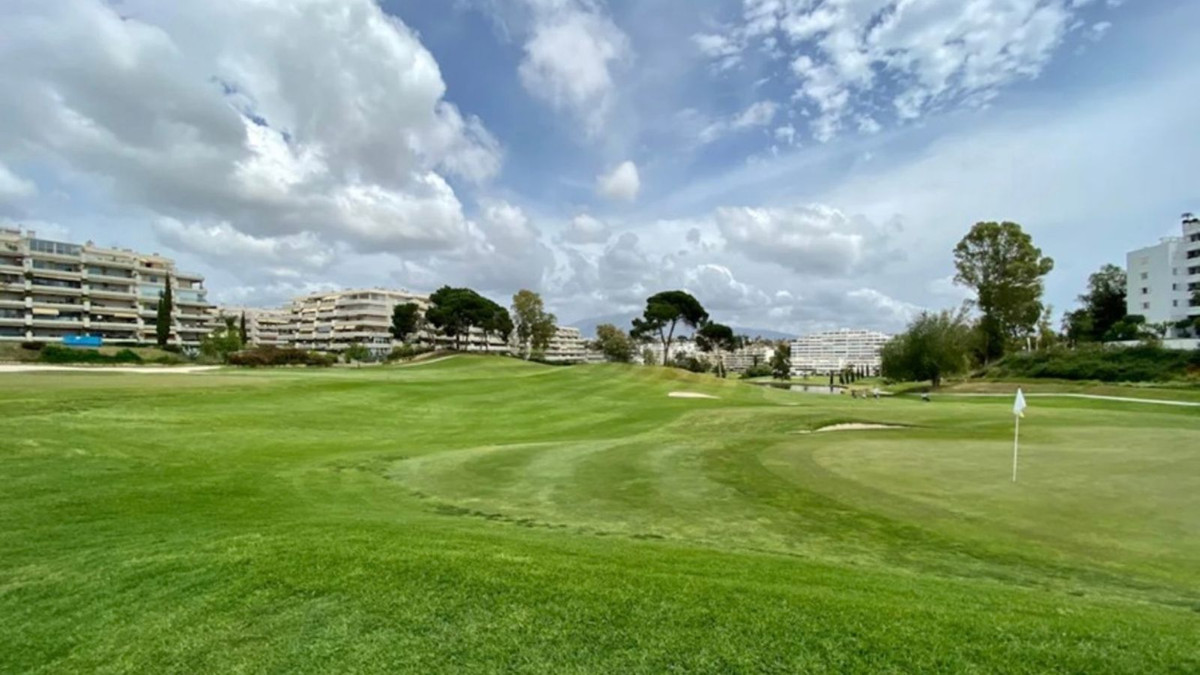 Piso de 3 Dormitorios en venta en Guadalmina Alta, San Pedro de Alcántara