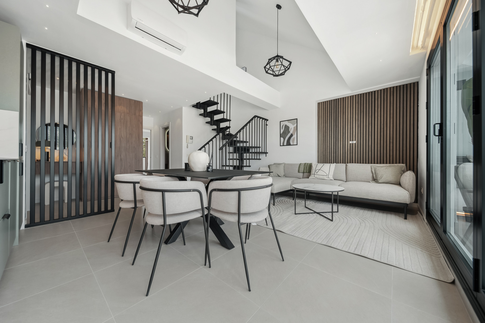 Casa Adosada de 3 Dormitorios y 2 Baños en venta en Nueva Andalucía, Marbella