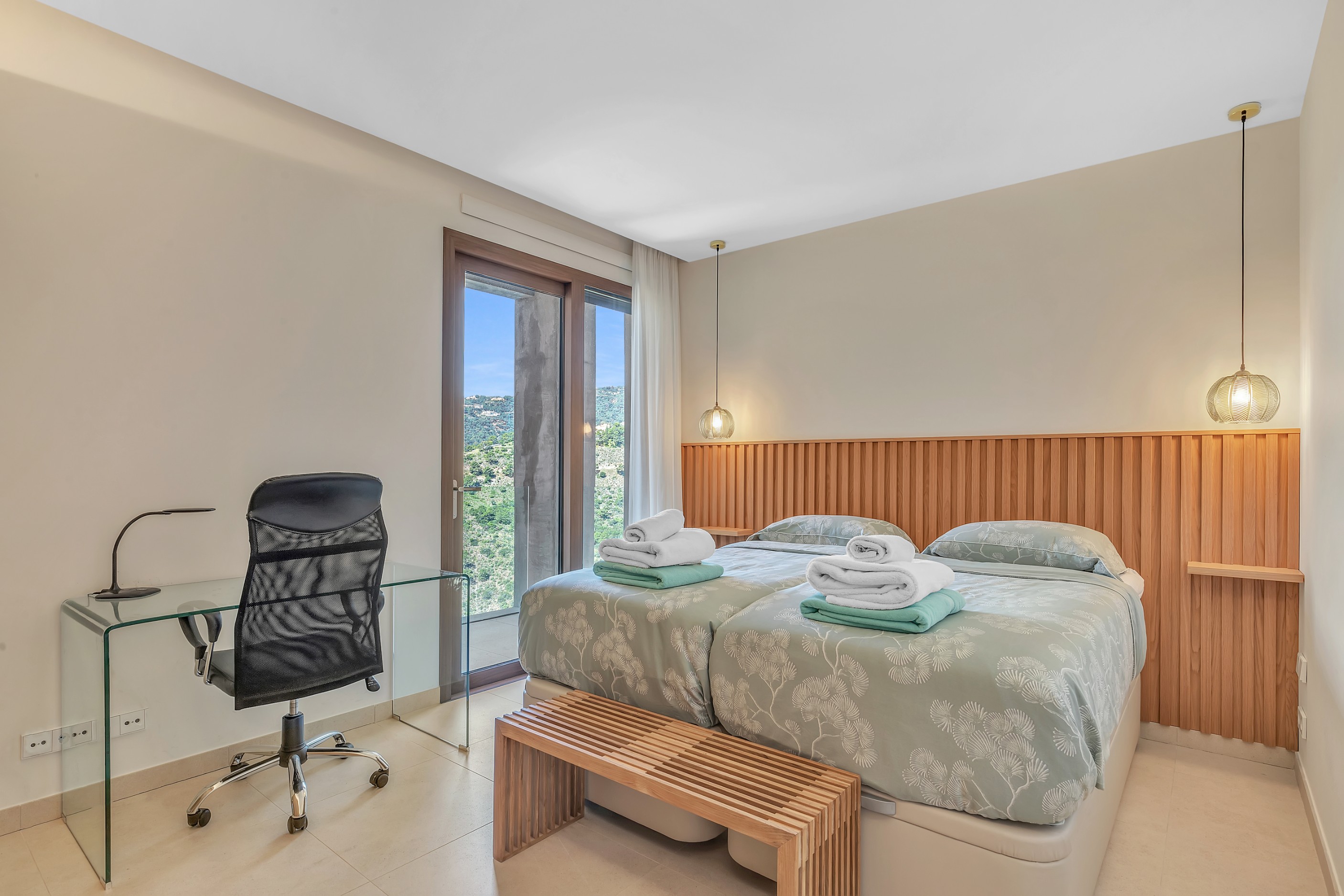 Ático de 2 Dormitorios y 3 Baños en alquiler vacacional en La Quinta, Artola