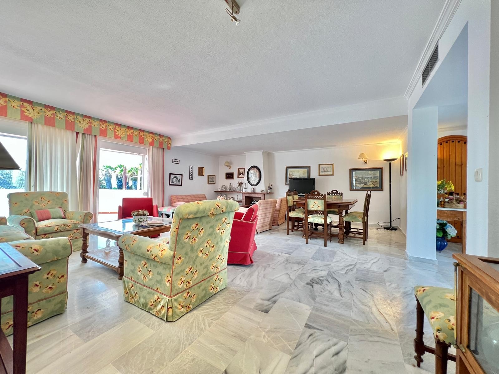 3 кровать 3 ванна Таунхаус для продажи в New Golden Mile, Estepona