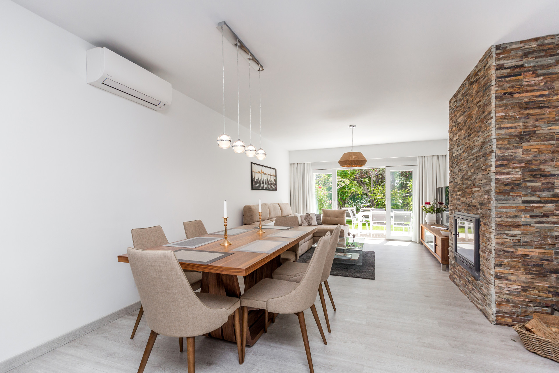 Casa Adosada de 2 Dormitorios en venta en Nueva Andalucía, Marbella