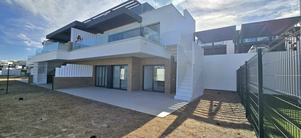 4 Slaapk. - Rijwoning te huur in Atalaya, Estepona