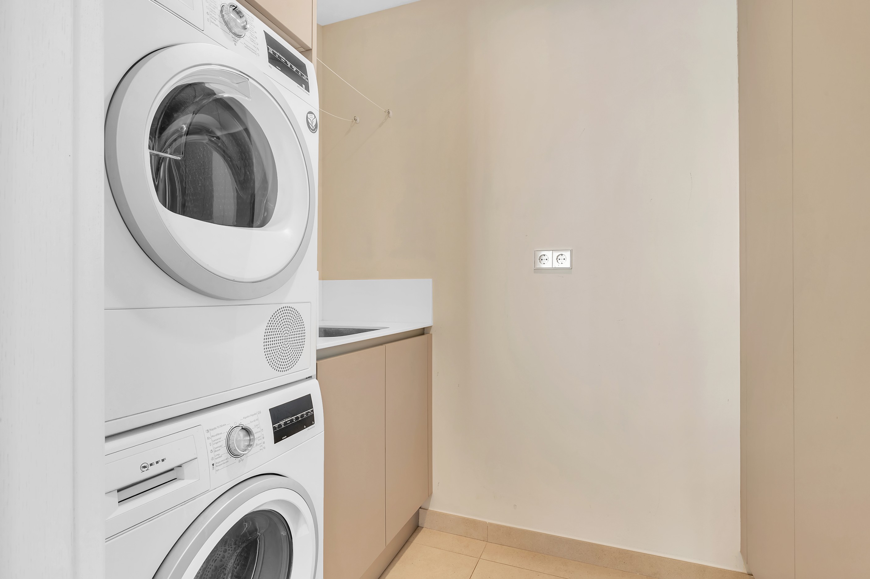 Ático de 2 Dormitorios y 3 Baños en alquiler vacacional en La Quinta, Artola