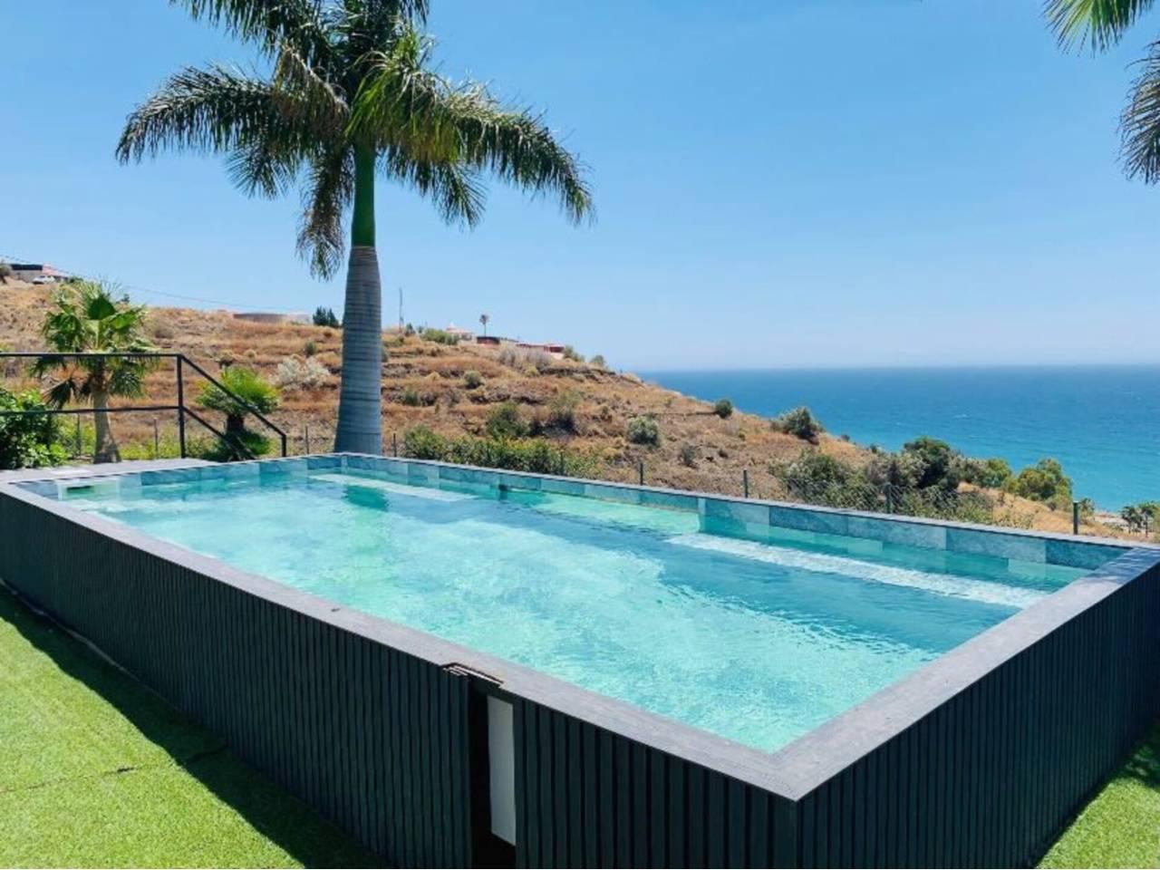 Casa Adosada de 3 Dormitorios en venta en Nerja