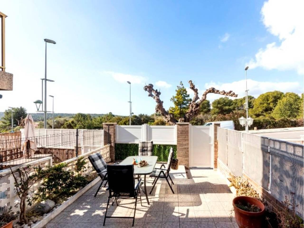 Casa Adosada de 3 Dormitorios y 2 Baños en venta en Torredembarra