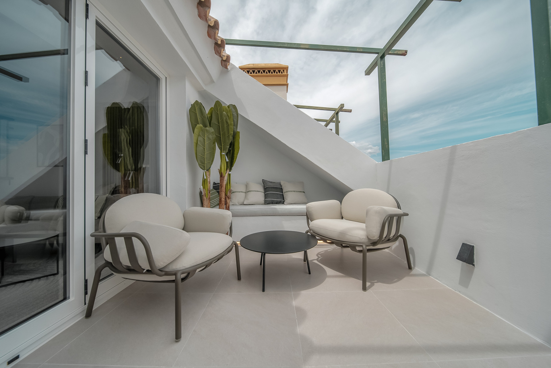 Casa Adosada de 3 Dormitorios y 2 Baños en venta en Nueva Andalucía, Marbella