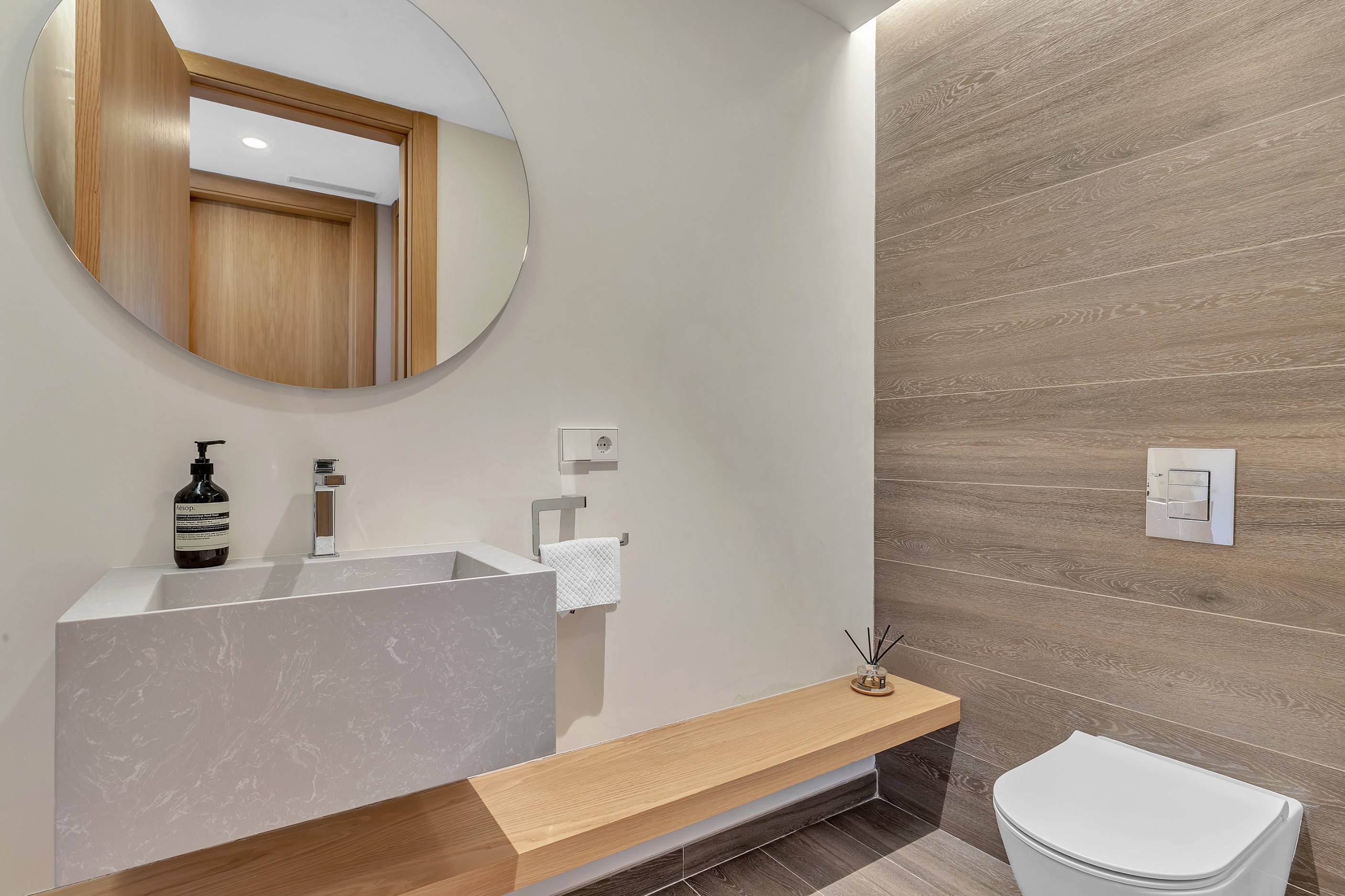 Ático de 2 Dormitorios y 3 Baños en alquiler vacacional en La Quinta, Artola