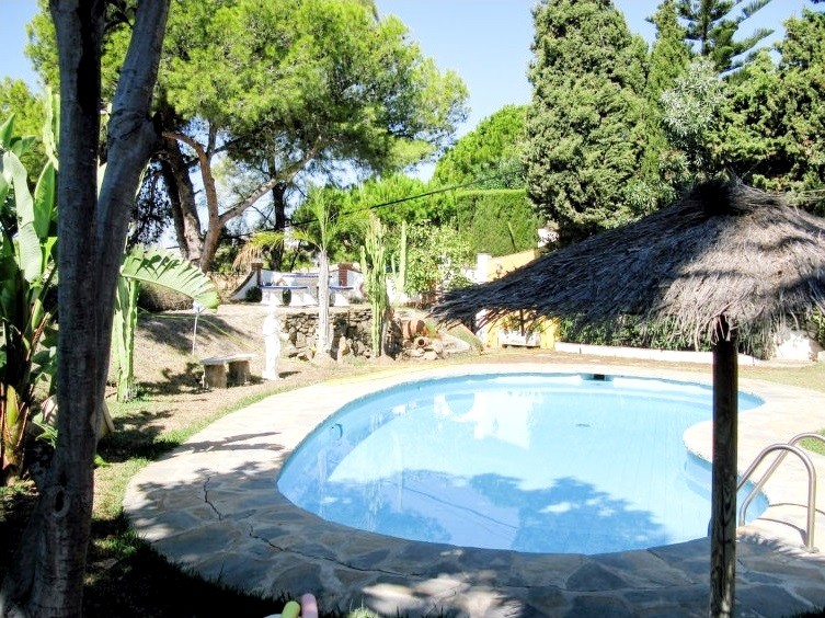 Casa de 3 Dormitorios en venta en Arroyo de la Miel, Benalmádena