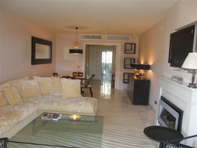 1 Bed - Apartment for Sale in Nueva Andalucia, Marbella