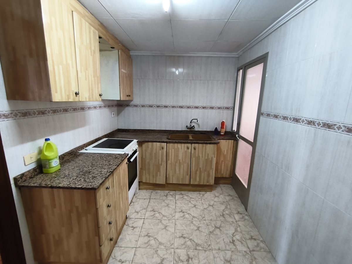 Piso de 4 Dormitorios y 2 Baños en venta en Alginet